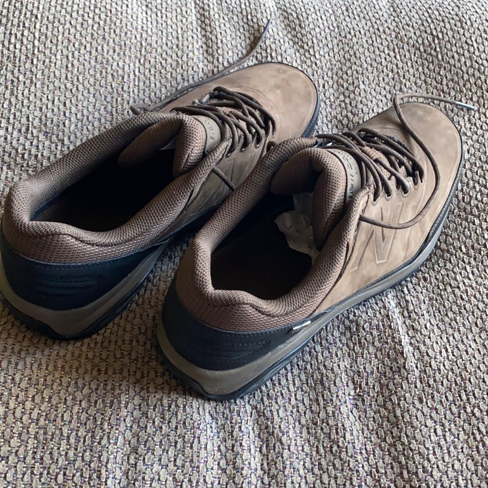 Men’s New Balance Walking Marche shoes.